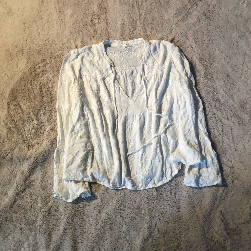 OLIVACEOUS Women Small White Embroidered V-Neck Blouse Top